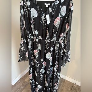 New York & Company Floral Maxi Dress Sz XL Faux Wrap Bell Sleeves V Neck Black